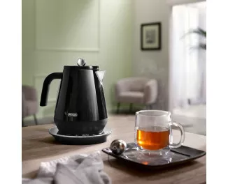 Электрочайник DeLonghi KBY 2011 BK (KBY2011BK)