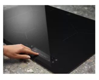 Індукційна варильна поверхня Electrolux EIS6648