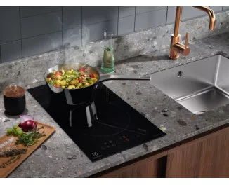 Индукционная варочная поверхность Electrolux LIT30230C