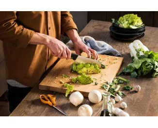 Кухонный нож поварской Santoku Fiskars Hard Edge, 16.1см, нержавеющая сталь, пластик, черный