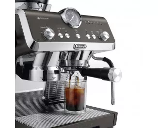 Рожковая кофеварка DeLonghi La Specialista Opera EC 9555.BK