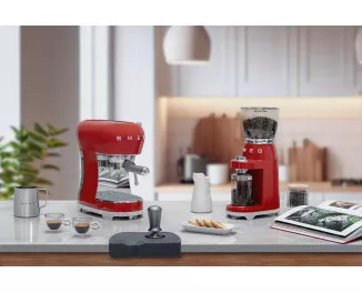 Рожкова кавоварка SMEG ECF02RDEU